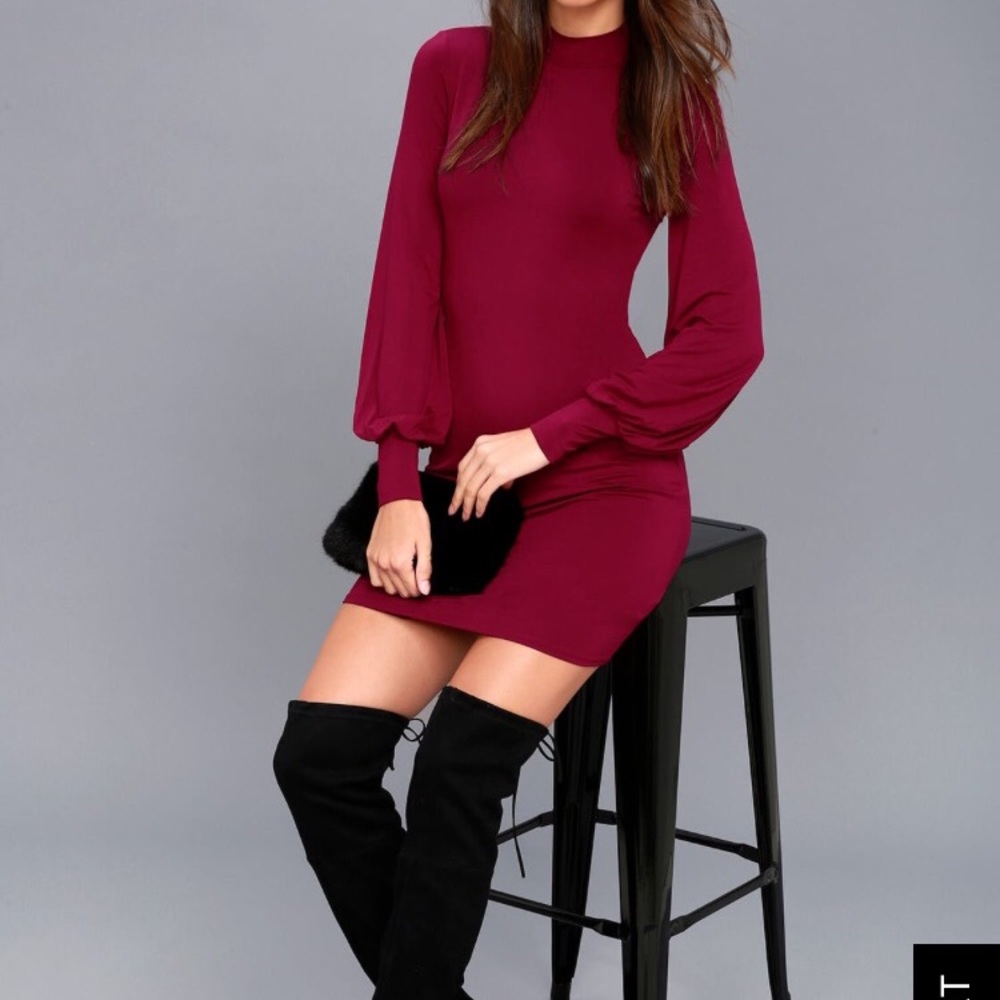 NWOT Lulu’s Long Sleeve Burgundy Body-con Dress